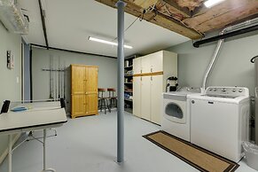 Coastal Getaway w/ Porch, 2 Mi to Niantic Beach!