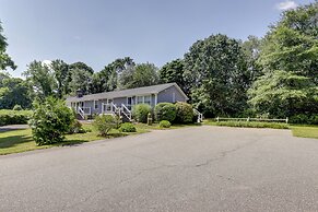 Coastal Getaway w/ Porch, 2 Mi to Niantic Beach!