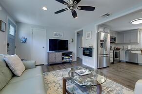 Coastal Getaway w/ Porch, 2 Mi to Niantic Beach!