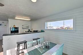 Cozy Open-concept Cottage < 1 Mile to the Beach!