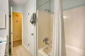 Downtown Home w/ Yard & BBQ - 6 Mi to Downtown!