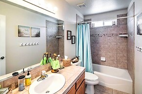 Cozy Lake Havasu City Retreat w/ Deck & Pool Table