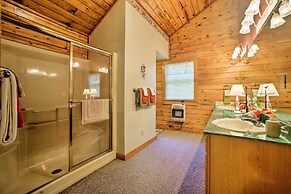 Eureka Springs Studio w/ Deck, Views & Bbq!