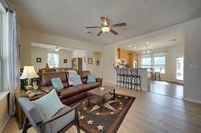 Hill Country Casita w/ Patio: 13 Mi to Dtwn Boerne