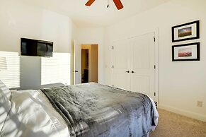 Fire Pit & Mountain Views: Horseshoe Bend Retreat