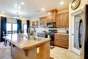 Fire Pit & Mountain Views: Horseshoe Bend Retreat