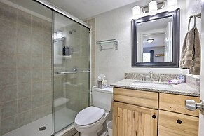 Luxe Fraser Condo: Community Pool and Hot Tub Open