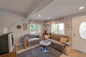 Herron Island Cabin w/ Deck: Walk to Beach!