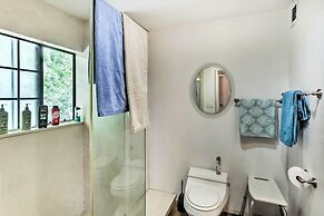 Patio & Yard: Dtwn Cottonwood Home!