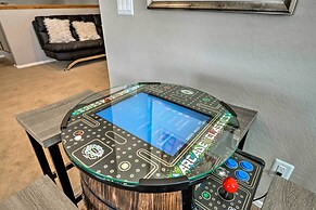 Near Westgate Entertainment District: Home w/ Pool