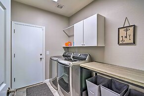 Near Westgate Entertainment District: Home w/ Pool