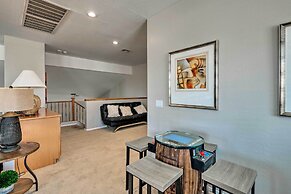 Near Westgate Entertainment District: Home w/ Pool