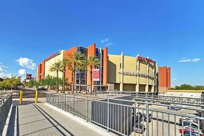 Near Westgate Entertainment District: Home w/ Pool