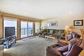 Lincoln Beach Condo w/ Balcony + Ocean Views!