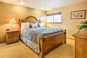 Lincoln Beach Condo w/ Balcony + Ocean Views!