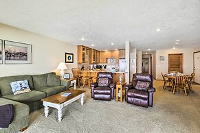 Lincoln Beach Condo w/ Balcony + Ocean Views!