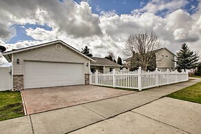 Cozy Getaway w/ Yard & Patio: 4 Mi to Hayden Lake!
