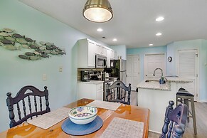 Private Deck & Pool Access: Southport Resort Condo