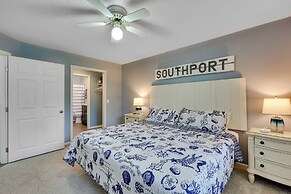 Private Deck & Pool Access: Southport Resort Condo