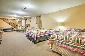 Milford Lake Vacation Rental: Walk to Beach!
