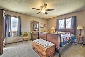 Milford Lake Vacation Rental: Walk to Beach!