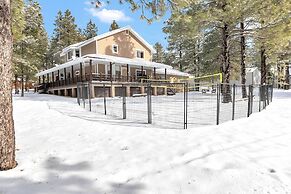 Sand Volleyball & Deck: Munds Park Getaway!