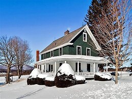 Pastoral Pittsford Home w/ Amazing Mountain Views!