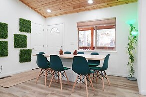 Pine Mountain Club Villa w/ Sauna, Deck + Views!