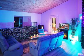 Pine Mountain Club Villa w/ Sauna, Deck + Views!