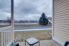 Manistee Retreat ~ 30 Mi to Crystal Mountain!