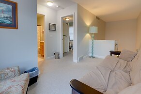 Manistee Retreat ~ 30 Mi to Crystal Mountain!