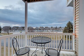 Manistee Retreat ~ 30 Mi to Crystal Mountain!