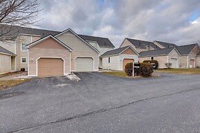 Manistee Retreat ~ 30 Mi to Crystal Mountain!