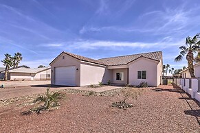 Bright Home w/ Yard, 4 Mi to Colorado River!