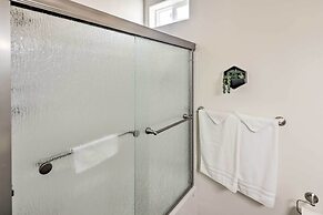 Bright Home w/ Yard, 4 Mi to Colorado River!