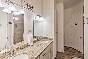 Bright Home w/ Yard, 4 Mi to Colorado River!