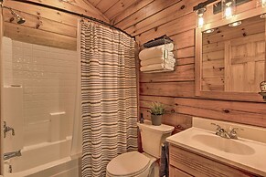 7 Mi to Ski Slopes: Mars Hill Cabin w/ Hot Tub!