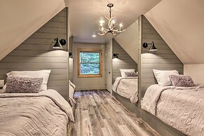 7 Mi to Ski Slopes: Mars Hill Cabin w/ Hot Tub!