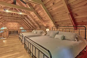 7 Mi to Ski Slopes: Mars Hill Cabin w/ Hot Tub!