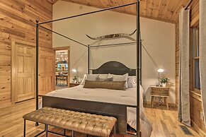 7 Mi to Ski Slopes: Mars Hill Cabin w/ Hot Tub!