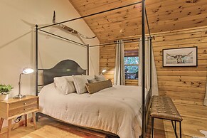 7 Mi to Ski Slopes: Mars Hill Cabin w/ Hot Tub!