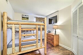 Gatlinburg Condo w/ Pool, Hot Tub, & Mtn Views!