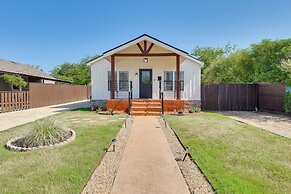 5 Mi to Downtown: Fort Worth Home w/ Yard