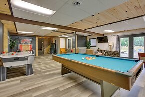 Spacious Wellston Home Near Hiking & Skiing!