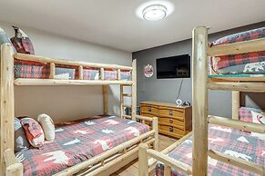 Picturesque Murphy Cabin w/ Fire Pit & Views!