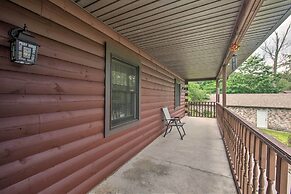 Cozy Family-friendly Pine Grove Cabin w/ Fire Pit!
