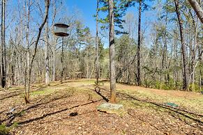 Romantic, Cozy Loft w/ Yard, 5 Miles to Clemson