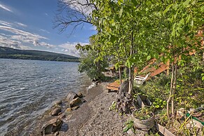 'aunt Al's Place' Home on Canandaigua Lake w/ Deck