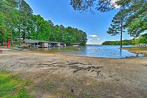 Henrico Hideaway w/ Lake Access + Boat Slip!