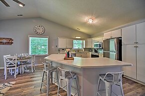 Henrico Hideaway w/ Lake Access + Boat Slip!